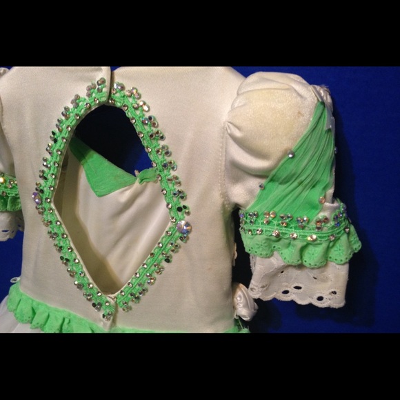 Pageant dress. Multi award winning. Unique Lime green/white dress 2T. - Picture 2 of 5